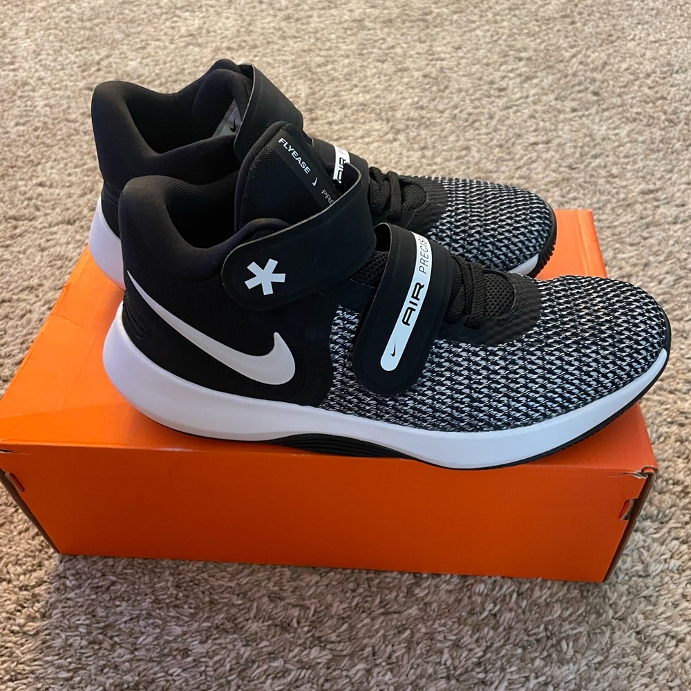 Nike W Air Precision II Flyease shoes